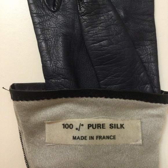 Roger Fare  Saks -Fifth Avenue French Kidskin Vintage Gloves Sz 6.5 Navy Color
